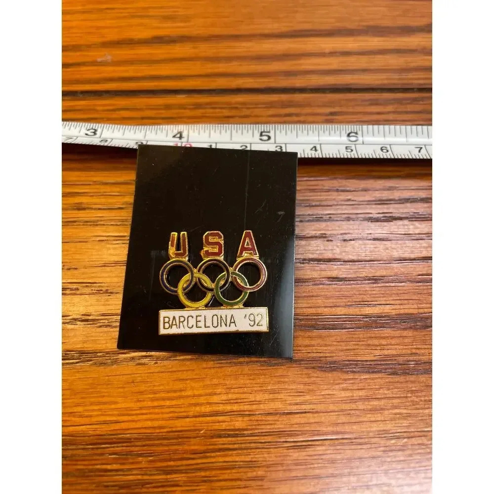 USA Olympics 1992 Barcelona pin or tie tack red white gold tone